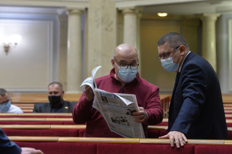 Позачергове пленарне засідання Верховної Ради України.
Для участі у позачерговому засіданні зареєструвалося 295 народних депутатів.
Голова Верховної Ради України Дмитро Разумков відкрив позачергове пленарне засідання.
Головуючий надав слово для виступу Представнику Президента України у Верховній Раді Руслан Стефанчуку.
Руслан Стефанчук доповів пропозиції Президента України до Закону