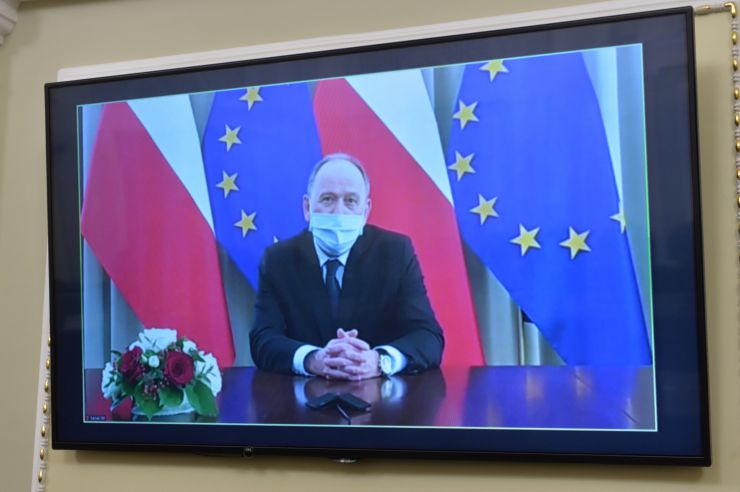 Голова Верховної Ради України Дмитро Разумков обговорив зі Спікером Сеймасу Литовської Республіки Вікторією Чмілітє-Нільсен та Маршалком Сенату Республіки Польщі Томашем Гродзьким  порядок денний майбутнього засідання Міжпарламентської Асамблеї, яке відбудеться в липні 2021 року у Варшаві.

«Ми високо цінуємо сталу підтримку Варшавою і Вільнюсом суверенітету і територіальної цілісності України в її міжнародно визнаних кордонах», - заявив Голова українського Парламенту на початку зустрічі.
