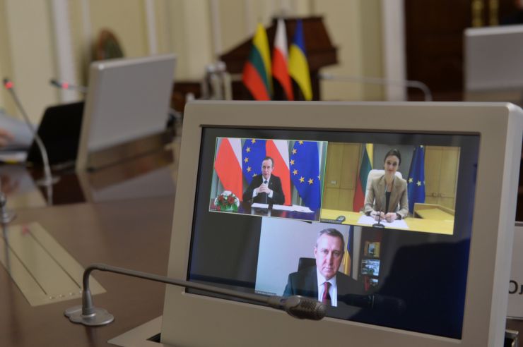 Голова Верховної Ради України Дмитро Разумков обговорив зі Спікером Сеймасу Литовської Республіки Вікторією Чмілітє-Нільсен та Маршалком Сенату Республіки Польщі Томашем Гродзьким  порядок денний майбутнього засідання Міжпарламентської Асамблеї, яке відбудеться в липні 2021 року у Варшаві.

«Ми високо цінуємо сталу підтримку Варшавою і Вільнюсом суверенітету і територіальної цілісності України в її міжнародно визнаних кордонах», - заявив Голова українського Парламенту на початку зустрічі.
