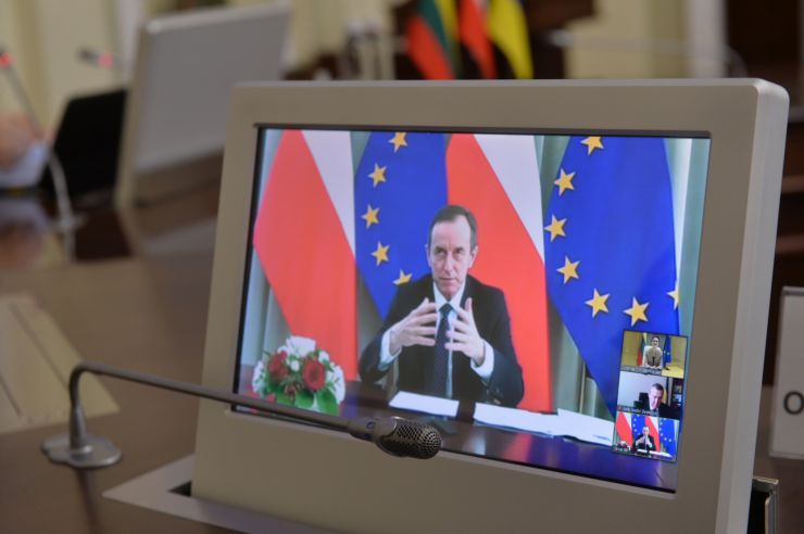 Голова Верховної Ради України Дмитро Разумков обговорив зі Спікером Сеймасу Литовської Республіки Вікторією Чмілітє-Нільсен та Маршалком Сенату Республіки Польщі Томашем Гродзьким  порядок денний майбутнього засідання Міжпарламентської Асамблеї, яке відбудеться в липні 2021 року у Варшаві.

«Ми високо цінуємо сталу підтримку Варшавою і Вільнюсом суверенітету і територіальної цілісності України в її міжнародно визнаних кордонах», - заявив Голова українського Парламенту на початку зустрічі.
