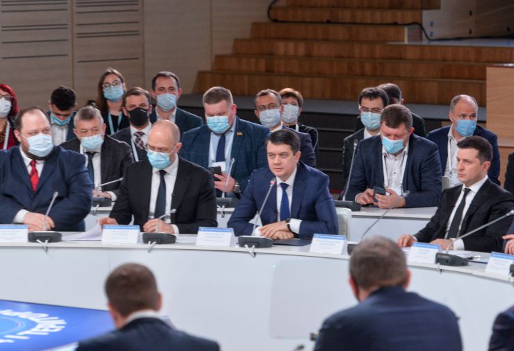 Голова Верховної Ради України Дмитро Разумков,  Президент Володимир Зеленський взяли участь у засіданні Ради розвитку громад та територій у межах Всеукраїнського форуму «Україна 30».