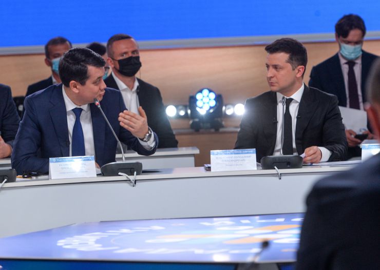 Голова Верховної Ради України Дмитро Разумков,  Президент Володимир Зеленський взяли участь у засіданні Ради розвитку громад та територій у межах Всеукраїнського форуму «Україна 30».