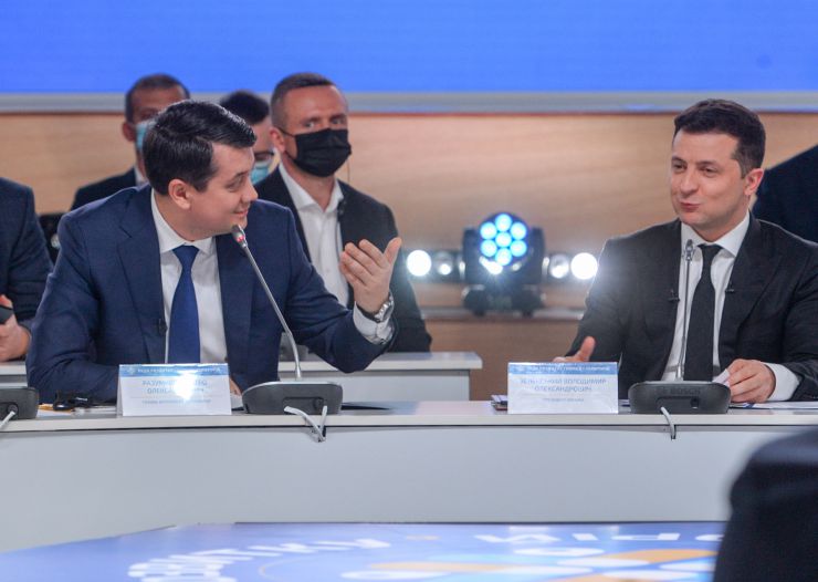 Голова Верховної Ради України Дмитро Разумков,  Президент Володимир Зеленський взяли участь у засіданні Ради розвитку громад та територій у межах Всеукраїнського форуму «Україна 30».