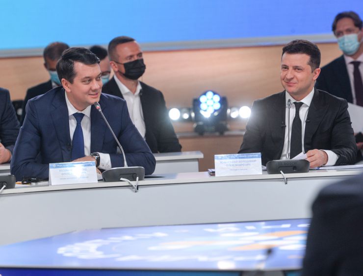 Голова Верховної Ради України Дмитро Разумков,  Президент Володимир Зеленський взяли участь у засіданні Ради розвитку громад та територій у межах Всеукраїнського форуму «Україна 30».