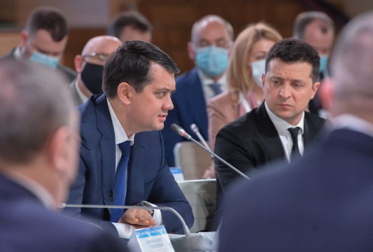 Голова Верховної Ради України Дмитро Разумков,  Президент Володимир Зеленський взяли участь у засіданні Ради розвитку громад та територій у межах Всеукраїнського форуму «Україна 30».