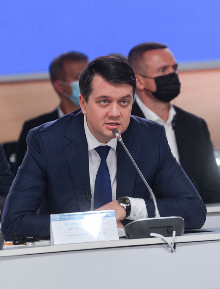 Голова Верховної Ради України Дмитро Разумков,  Президент Володимир Зеленський взяли участь у засіданні Ради розвитку громад та територій у межах Всеукраїнського форуму «Україна 30».