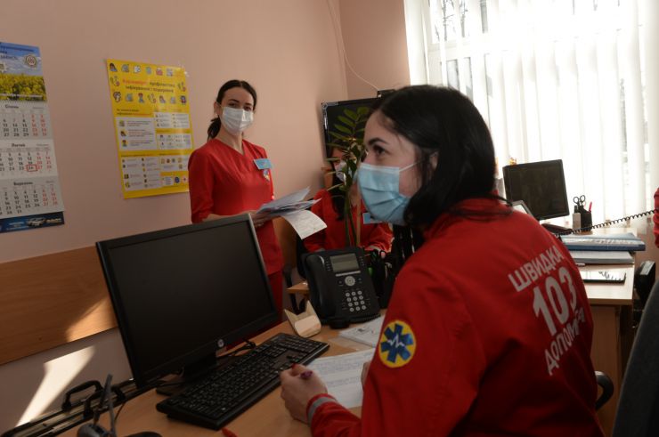 Робоча поїздка  Голови Верховної Ради України Дмитра РАЗУМКОВА 
до Вінницької області.

Ознайомлення із роботою медичного центру.
КНП «ТМО «Вінницький обласний центр екстреної медичної допомоги та медицини катастроф Вінницької обласної Ради» обслуговує 1569323 населення.
