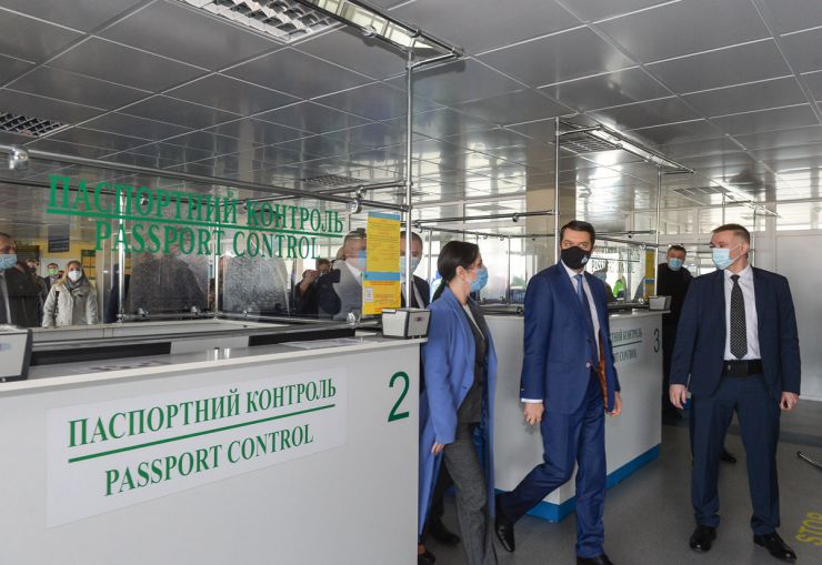 Голова Верховної Ради Україна Дмитро Разумков у межах робочої поїздки до Вінницької області ознайомився з дорожньою картою реконструкції аеропорту “Вінниця”.