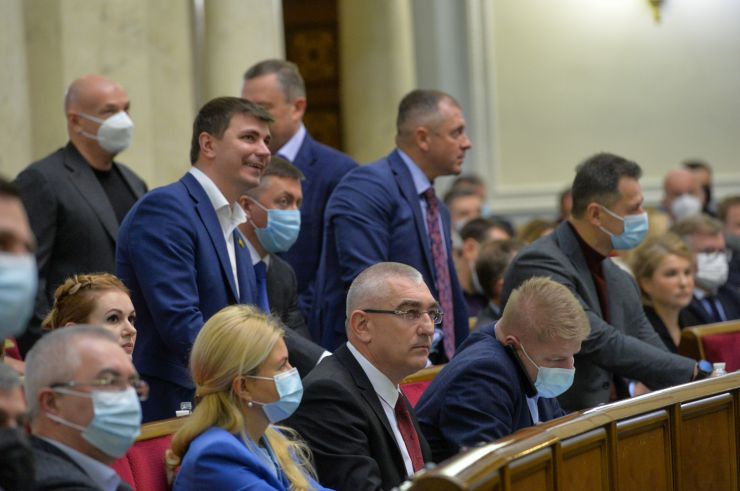 Пленарне засідання Верховної Ради України.
   
Голова Верховної Ради України Дмитро Разумков відкрив пленарне засідання. 
На пропозицію Голови Верховної Ради Дмитра Разумкова народні депутати хвилиною мовчання вшанували пам’ять першого міністра закордонних справ України Анатолія Зленка, який пішов з життя.
Відбулося Тестування роботи сенсорної кнопки системи голосування «Рада-3».
Прийнято Закон 