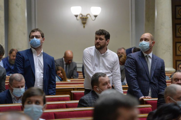Пленарне засідання Верховної Ради України.
Пленарне засідання відкрив Перший заступник Голови Верховної Ради України Руслан Стефанчук.
Із заявою від двох фракцій виступив народний депутат Михайло Забродський.
Головуючий повідомив про процедуру розгляду Звіту під час пленарного засідання і надав слово для доповіді виконуючому обов'язки директора Державного бюро розслідувань Олексію Сухачову.
