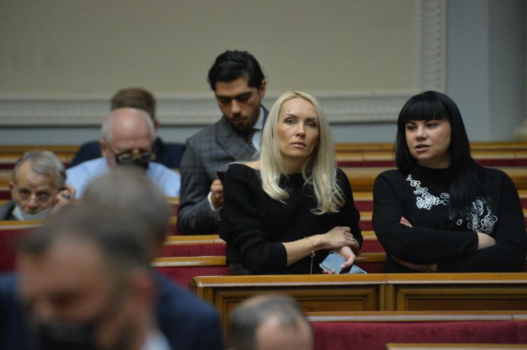 Пленарне засідання Верховної Ради України.
Пленарне засідання відкрив Перший заступник Голови Верховної Ради України Руслан Стефанчук.
Із заявою від двох фракцій виступив народний депутат Михайло Забродський.
Головуючий повідомив про процедуру розгляду Звіту під час пленарного засідання і надав слово для доповіді виконуючому обов'язки директора Державного бюро розслідувань Олексію Сухачову. Ольга Саладуха, Тетяна Грищенко -СН
