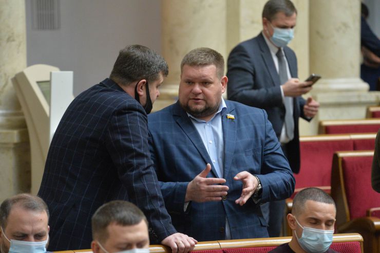 Пленарне засідання Верховної Ради України.
Пленарне засідання відкрив Перший заступник Голови Верховної Ради України Руслан Стефанчук.
Із заявою від двох фракцій виступив народний депутат Михайло Забродський.
Головуючий повідомив про процедуру розгляду Звіту під час пленарного засідання і надав слово для доповіді виконуючому обов'язки директора Державного бюро розслідувань Олексію Сухачову. Андрій Клочко -СН
