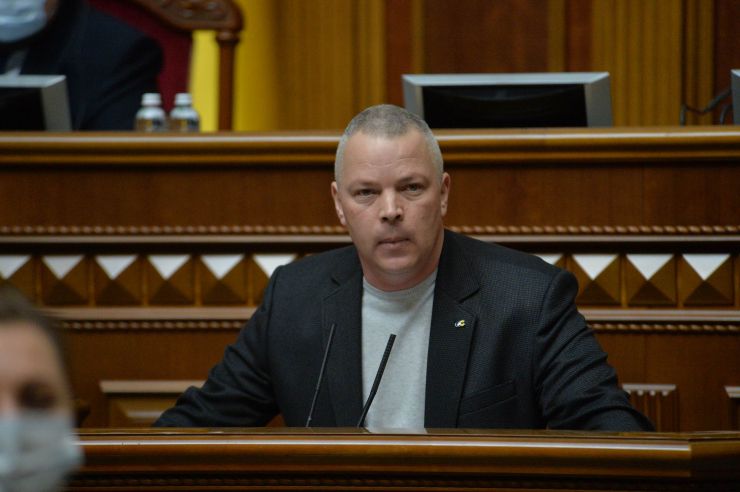 Пленарне засідання Верховної Ради України.
Пленарне засідання відкрив Перший заступник Голови Верховної Ради України Руслан Стефанчук.
Із заявою від двох фракцій виступив народний депутат Михайло Забродський.
Головуючий повідомив про процедуру розгляду Звіту під час пленарного засідання і надав слово для доповіді виконуючому обов'язки директора Державного бюро розслідувань Олексію Сухачову. Михайло Забродський –ЄС
