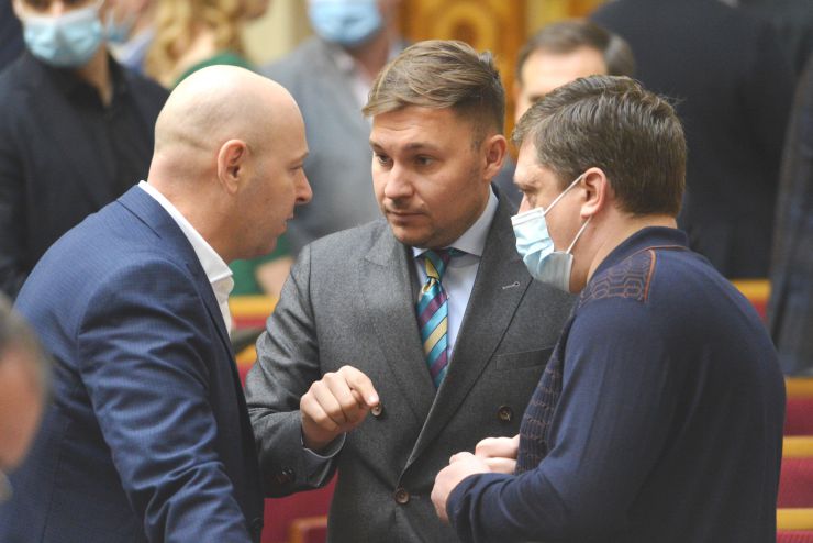 Пленарне засідання Верховної Ради України.
Голова Верховної Ради України Дмитро Разумков відкрив пленарне засідання.
Парламентарії розглядають три законопроекти про внесення змiн до Закону України “Про державне регулювання діяльності щодо організації та проведення азартних ігор