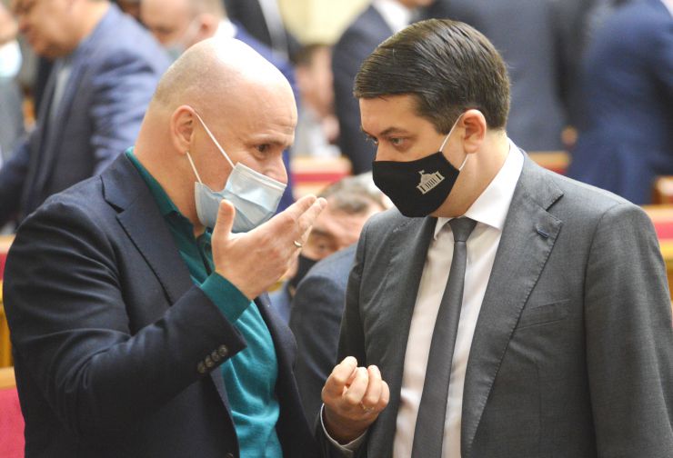 Пленарне засідання Верховної Ради України.
Голова Верховної Ради України Дмитро Разумков відкрив пленарне засідання.
Парламентарії розглядають три законопроекти про внесення змiн до Закону України “Про державне регулювання діяльності щодо організації та проведення азартних ігор