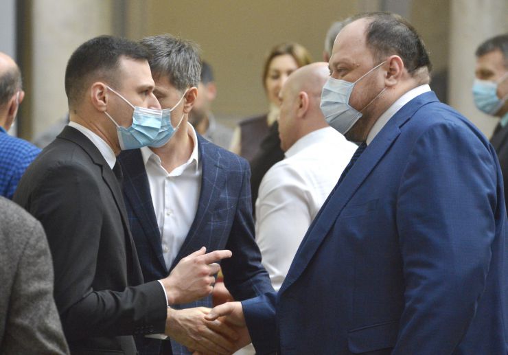 Пленарне засідання Верховної Ради України.

Голова Верховної Ради України Дмитро Разумков відкрив пленарне засідання.
Народні депутати продовжують розглядати правки до законопроекту про внесення змін до Земельного кодексу України та інших законодавчих актів щодо удосконалення системи управління та дерегуляції у сфері земельних відносин №2194, розпочатий на попередньому засіданні. Олександр Колтунович (ОП) Руслан Стефанчук
