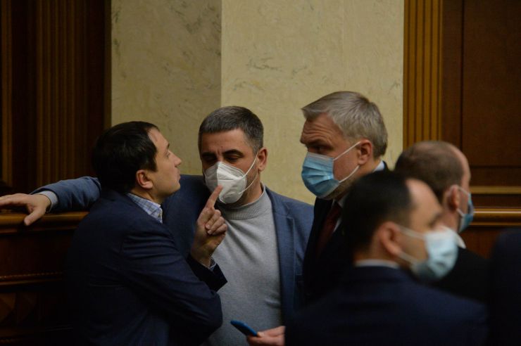 Пленарне засідання Верховної Ради України.

Голова Верховної Ради України Дмитро Разумков відкрив пленарне засідання.
Головуючий нагадав, що у п’ятницю проводиться «година запитань до Уряду».
Розпочалася «година запитань до Уряду». 
Головуючий надав слово для виступу Міністру охорони здоров’я Максиму Степанову. Микола Сольський -СН, Юрій Мисягін, Олександр Ковальчук -всі СН
