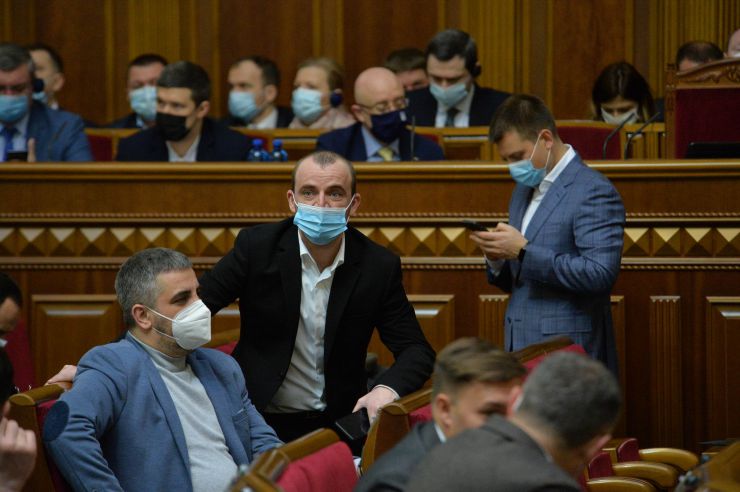 Пленарне засідання Верховної Ради України.

Голова Верховної Ради України Дмитро Разумков відкрив пленарне засідання.
Головуючий нагадав, що у п’ятницю проводиться «година запитань до Уряду».
Розпочалася «година запитань до Уряду». 
Головуючий надав слово для виступу Міністру охорони здоров’я Максиму Степанову.
