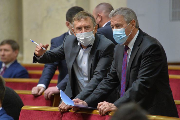 Пленарне засідання Верховної Ради України.

Голова Верховної Ради України Дмитро Разумков відкрив пленарне засідання.
Головуючий нагадав, що у п’ятницю проводиться «година запитань до Уряду».
Розпочалася «година запитань до Уряду». 
Головуючий надав слово для виступу Міністру охорони здоров’я Максиму Степанову. Сергій Соболєв, Іван Кириленко- Батьківщина
