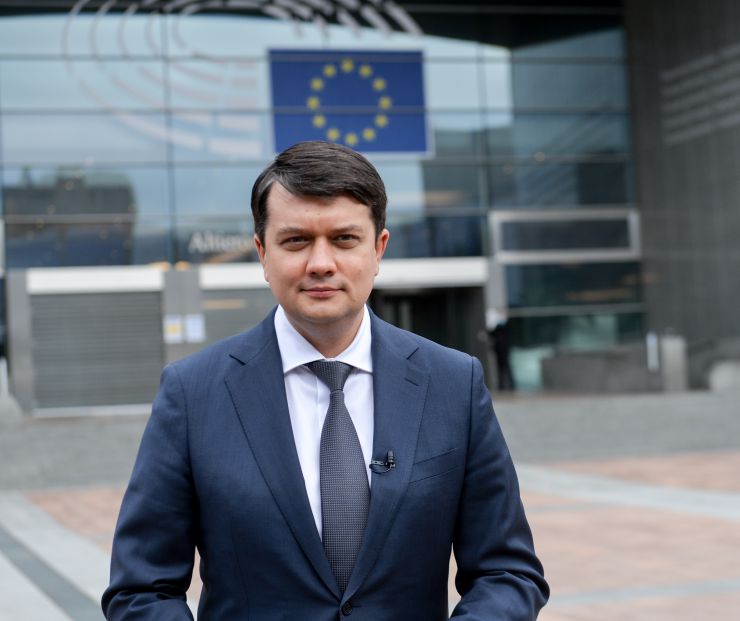 Робочий візит Голови Верховної Ради України Д.Разумкова до Королівства Бельгія, інституцій Європейського Союзу, НАТО та Великого Герцогства Люксембург.

Зустріч Голови Верховної Ради України Д.Разумкова з Президентом Європейського Парламенту Д.Сассолі
запис у книзі Почесних гостей.
 По завершенні – Церемонія підписання Меморандуму «Про взаєморозуміння між Верховною Радою України та Європейським Парламентом про спільні рамки підтримки парламентської демократії»

Меморандум підписують: Голова Верховної Ради України Д.Разумков та Президент Європейського Парламенту Д.Сассолі
