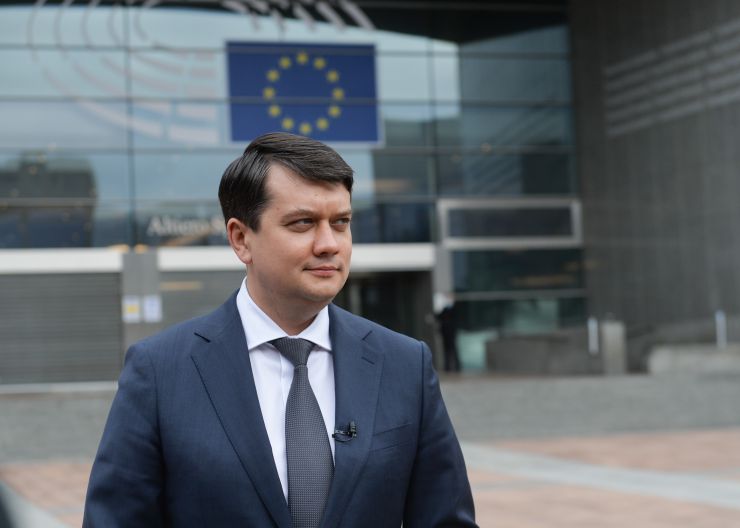 Робочий візит Голови Верховної Ради України Д.Разумкова до Королівства Бельгія, інституцій Європейського Союзу, НАТО та Великого Герцогства Люксембург.

Зустріч Голови Верховної Ради України Д.Разумкова з Президентом Європейського Парламенту Д.Сассолі
запис у книзі Почесних гостей.
 По завершенні – Церемонія підписання Меморандуму «Про взаєморозуміння між Верховною Радою України та Європейським Парламентом про спільні рамки підтримки парламентської демократії»

Меморандум підписують: Голова Верховної Ради України Д.Разумков та Президент Європейського Парламенту Д.Сассолі
