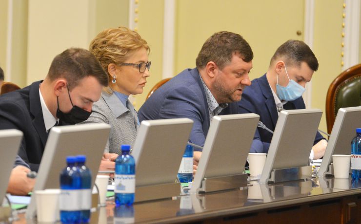 Засідання Погоджувальної ради депутатських фракцій (депутатських груп) у ВР. Ярослав Железняк ГОЛОС Юлія Тимошенко Б Олександр Корнієнко СН Василь Мокан СН 