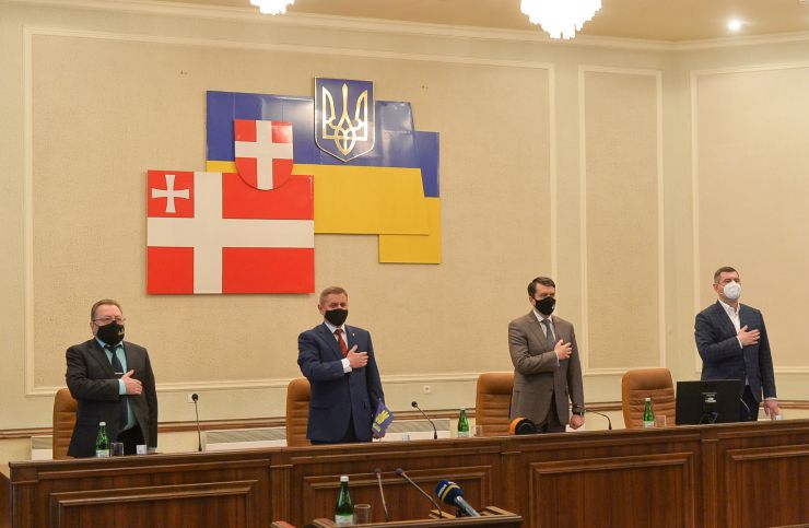 Робоча поїздка Голови Верховної Ради України Дмитра Разумковадо Волинської області.
Участь Голови Верховної Ради України Д. РАЗУМКОВА у засіданні чергової сесії Волинської обласної Ради. голова обласної ради Григорій НЕДОПАД ;
голова обласної державної адміністрації Юрій ПОГУЛЯЙКО ;
Луцький міський голова Ігор ПОЛІЩУК .