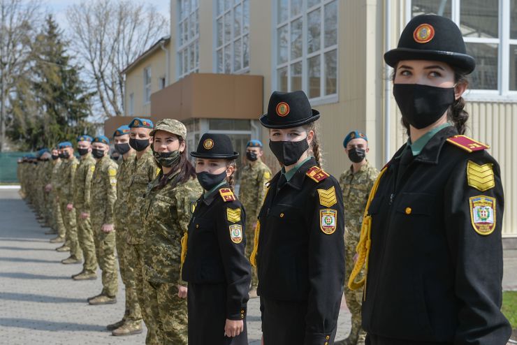 Робоча поїздка  Голови Верховної Ради України Дмитра Разумкова до Волинської області.
 Переїзд до Волинського обласного ліцею з посиленою військово-фізичною підготовкою імені Героїв Небесної Сотні. (м. Луцьк, вул. Гулака-Артемовського, 13-А).
Ознайомлення з роботою навчального закладу.
