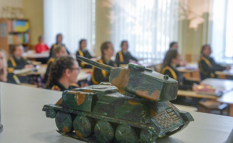 Робоча поїздка  Голови Верховної Ради України Дмитра Разумкова до Волинської області.
 Переїзд до Волинського обласного ліцею з посиленою військово-фізичною підготовкою імені Героїв Небесної Сотні. (м. Луцьк, вул. Гулака-Артемовського, 13-А).
Ознайомлення з роботою навчального закладу.
