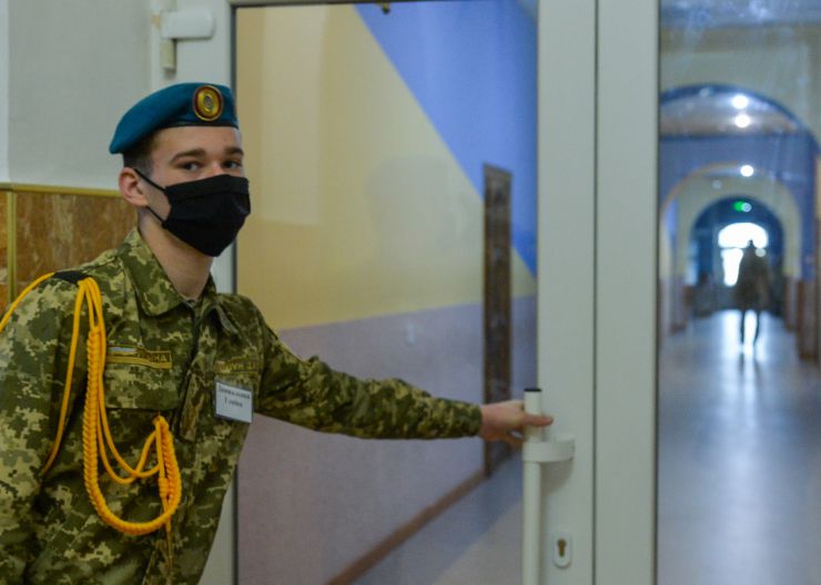 Робоча поїздка  Голови Верховної Ради України Дмитра Разумкова до Волинської області.
 Переїзд до Волинського обласного ліцею з посиленою військово-фізичною підготовкою імені Героїв Небесної Сотні. (м. Луцьк, вул. Гулака-Артемовського, 13-А).
Ознайомлення з роботою навчального закладу.
