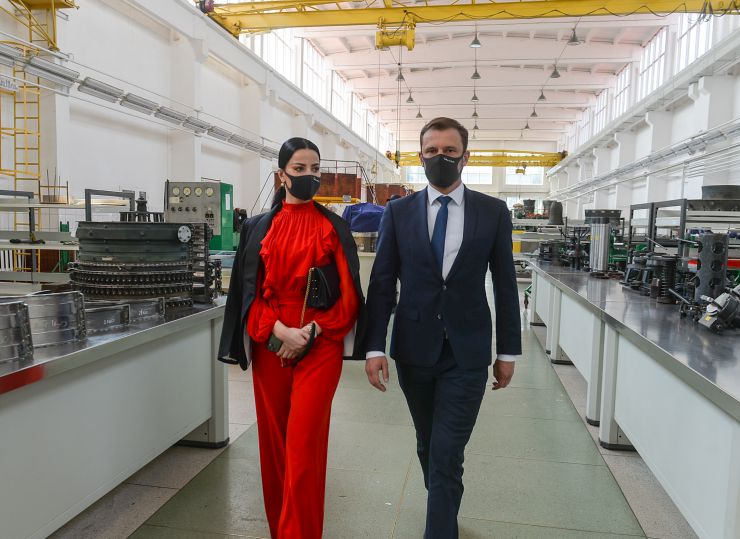 Робоча поїздка  Голови Верховної Ради України Дмитра Разумкова до Волинської області.
 Переїзд до ДП «ЛРЗ «Мотор» Державного концерну «Укроборонпром». (м. Луцьк, вул. Ківерцівська, 3).
Ознайомлення з діяльністю підприємства. 
