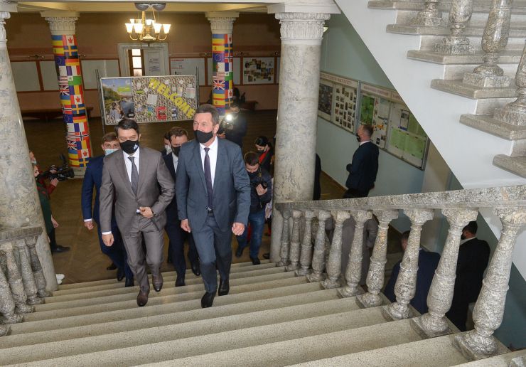 Робоча поїздка  Голови Верховної Ради України Дмитра Разумкова до Волинської області.
Переїзд до Волинського національного університету імені Лесі Українки. (м. Луцьк, проспект Волі, 13).
Ознайомлення з науково-педагогічною діяльністю навчального закладу.
