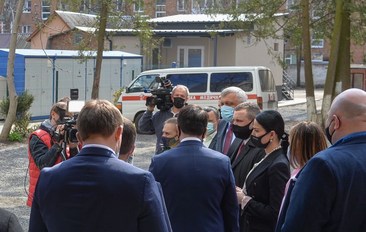 Робоча поїздка  Голови Верховної Ради України Дмитра Разумкова до Хмельницької області.
КНП «Хмельницький обласний серцево-судинний центр» Хмельницької обласної ради. (м.Хмельницький, вул. Володимирська, 85).
Участь Голови Верховної Ради України Д.О. РАЗУМКОВА в урочистій церемонії відкриття реконструйованого корпусу кардіологічного диспансеру.
Підхід до преси.
