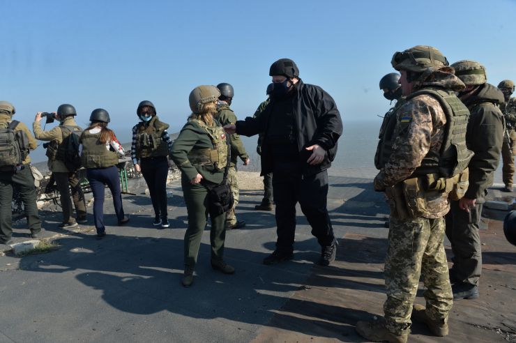 Перший Заступник Голови Верховної Ради України Руслан Стефанчук здійснив робочу поїздку на Донеччину.
Ознайомлення з районом оборони с. Широкіне
