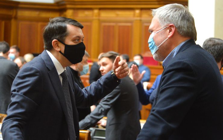 Пленарне засідання Верховної Ради України.

Голова Верховної Ради України Дмитро Разумков відкрив пленарне засідання. 

Народні депутати продовжують розглядати правки до законопроекту про внесення змін до Земельного кодексу України та інших законодавчих актів щодо удосконалення системи управління та дерегуляції у сфері земельних відносин №2194. Дмитро Разумков Олександр Ковальчук 
