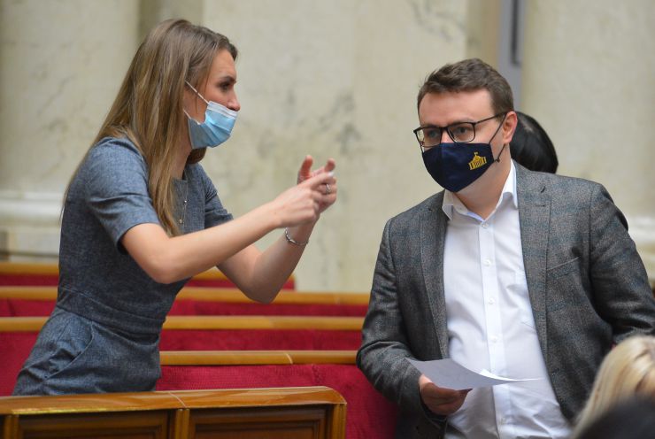 Пленарне засідання Верховної Ради України.

Голова Верховної Ради України Дмитро Разумков відкрив пленарне засідання. 

Народні депутати продовжують розглядати правки до законопроекту про внесення змін до Земельного кодексу України та інших законодавчих актів щодо удосконалення системи управління та дерегуляції у сфері земельних відносин №2194. Соломія Бобровська ГОЛОС Арсеній Пушкаренко СН
