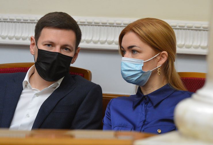 Пленарне засідання Верховної Ради України.

Голова Верховної Ради України Дмитро Разумков відкрив пленарне засідання. 

Народні депутати продовжують розглядати правки до законопроекту про внесення змін до Земельного кодексу України та інших законодавчих актів щодо удосконалення системи управління та дерегуляції у сфері земельних відносин №2194. Олексій Красов Олена Мошинець СН
