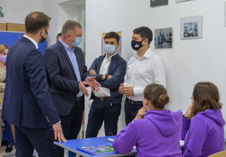 Голова Верховної Ради України Дмитро Разумков, народні депутати Ольга Коваль і Сергій Бабак відвідали Міжнародний дитячий центр «Артек», Пуща-Водиця (Київ).