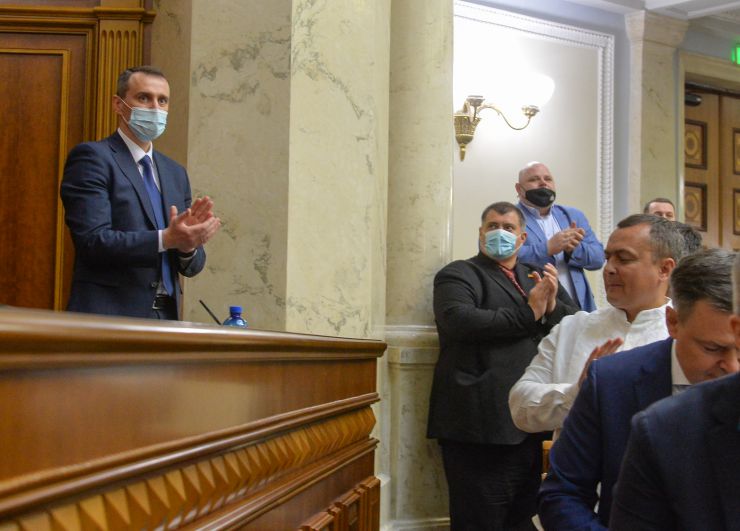 Пленарне засідання Верховної Ради України.

Голова Верховної Ради України Дмитро Разумков відкрив пленарне засідання. 

Головуючий народному депутату Вікторії Сюмар, яка виступила із заявою від двох фракцій. У заяві йшлося про ситуацію, яка склалася з вакцинацією в Україні, зокрема про проведення вакцинації чиновників. 
Із заявою від двох фракцій виступила народний депутат Кіра Рудик. У заяві йшлося про позицію фракції партії «Голос» у питанні призначення нових міністрів в Уряд та вимоги фракції до них. 

Головуючий оголосив до розгляду кадрове питання. 
Прем'єр-міністр України Денис Шмигаль доповів подання про призначення Ляшка В.К. Міністром охорони здоров’я України і попросив народних депутатів його підтримати.
Головуючий поставив на голосування пропозицію про призначення Віктора Ляшка Міністром охорони здоров’я. 
Народні депутати 262 голосами підтримали пропозицію. 
Новопризначений Міністр склав присягу перед Верховною Радою.

Народні депутати 284 голосами підтримали призначення Олександра Кубракова Міністром інфраструктури. 
Новопризначений Міністр склав присягу члена Кабінету Міністрів.
