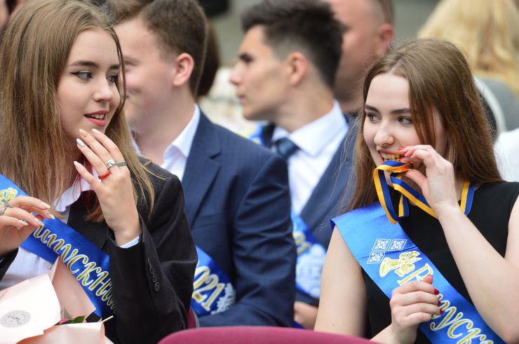 Свято останнього дзвоника в ліцеї №38. Київ.