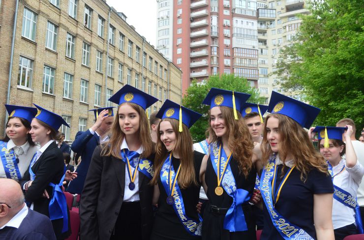 Свято останнього дзвоника в ліцеї №38. Київ.