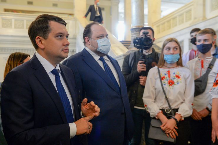 Голова Верховної Ради України Дмитро Разумков,  Перший заступник Голови Верховної Ради України Руслан Стефанчук зустрілися з дітьми зі сходу України на екскурсії в Верховній Раді України