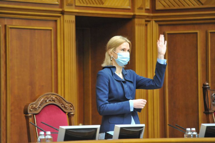 Пленарне засідання Верховної Ради України.
Голова Верховної Ради України Дмитро Разумков відкрив пленарне засідання.
Прийнято за основу проект Закону 