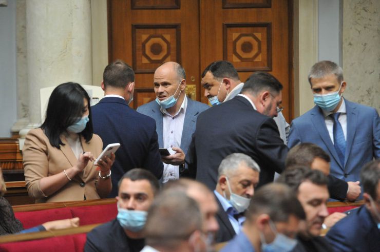 Пленарне засідання Верховної Ради України.
Голова Верховної Ради України Дмитро Разумков відкрив пленарне засідання.
Прийнято за основу проект Закону 