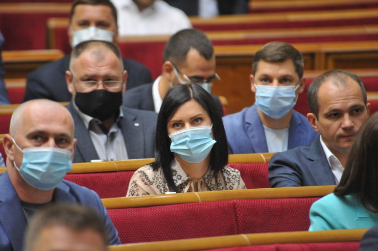 Пленарне засідання Верховної Ради України.
Голова Верховної Ради України Дмитро Разумков відкрив пленарне засідання.
Прийнято за основу проект Закону 
