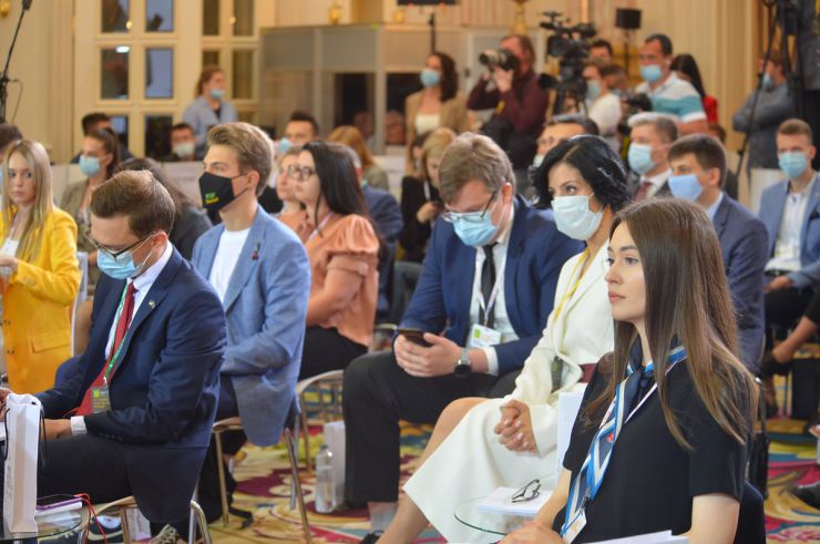 Заступниця Голови Верховної Ради України Олена Кондратюк взяла участь у роботі Молодіжного Київського Безпекового Форуму, заснованого Фондом Арсенія Яценюка «Відкрий Україну».