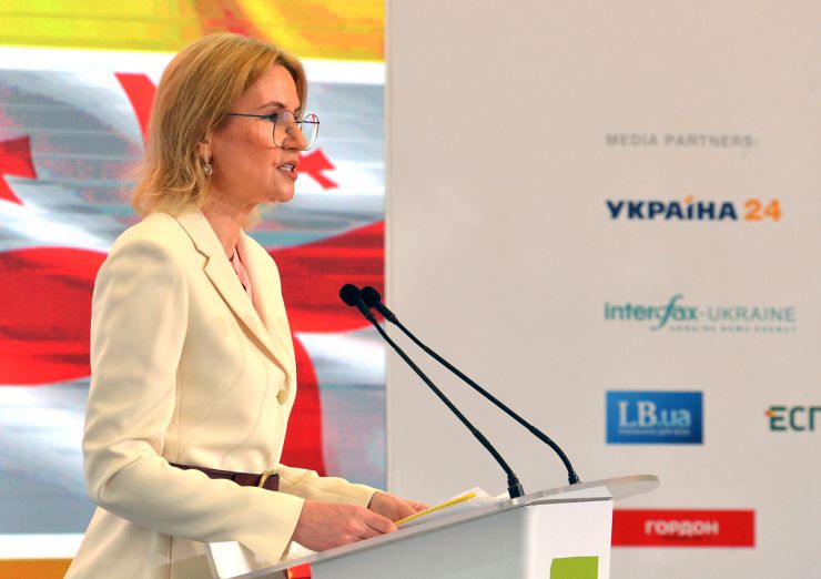 Заступниця Голови Верховної Ради України Олена Кондратюк взяла участь у роботі Молодіжного Київського Безпекового Форуму, заснованого Фондом Арсенія Яценюка «Відкрий Україну».