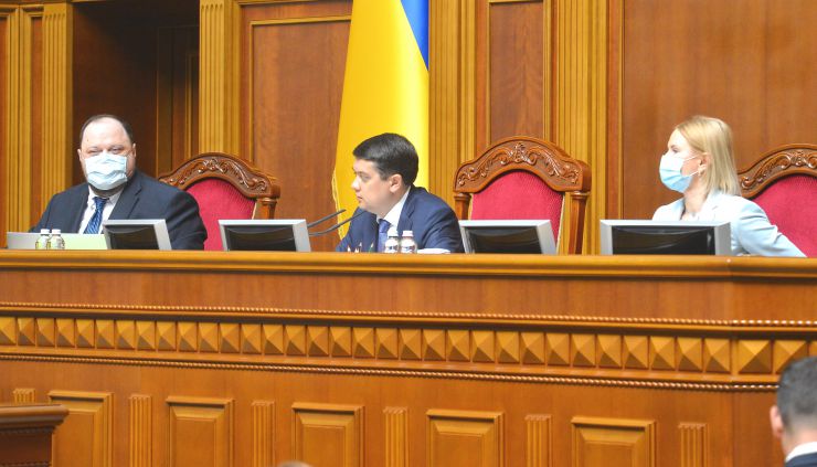 Пленарне засідання Верховної Ради України.

Голова Верховної Ради України Дмитро Разумков відкрив пленарне засідання.
Головуючий повідомив, що 9 червня 2021 року Центральна виборча комісія зареєструвала народного депутата України, обраного на проміжних виборах народного депутата України 28 березня 2021 року в одномандатному виборчому округу №87, Вірастюка Василя Ярославовича.
Прийнято Закон 