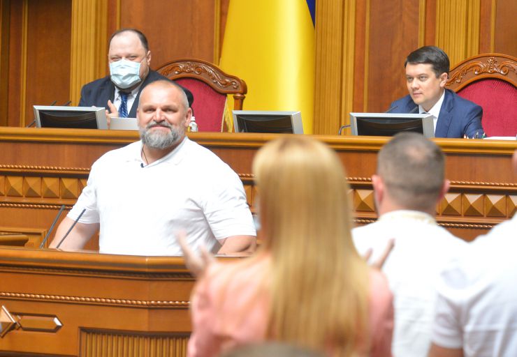 Пленарне засідання Верховної Ради України.

Голова Верховної Ради України Дмитро Разумков відкрив пленарне засідання.
Головуючий повідомив, що 9 червня 2021 року Центральна виборча комісія зареєструвала народного депутата України, обраного на проміжних виборах народного депутата України 28 березня 2021 року в одномандатному виборчому округу №87, Вірастюка Василя Ярославовича.
Прийнято Закон 