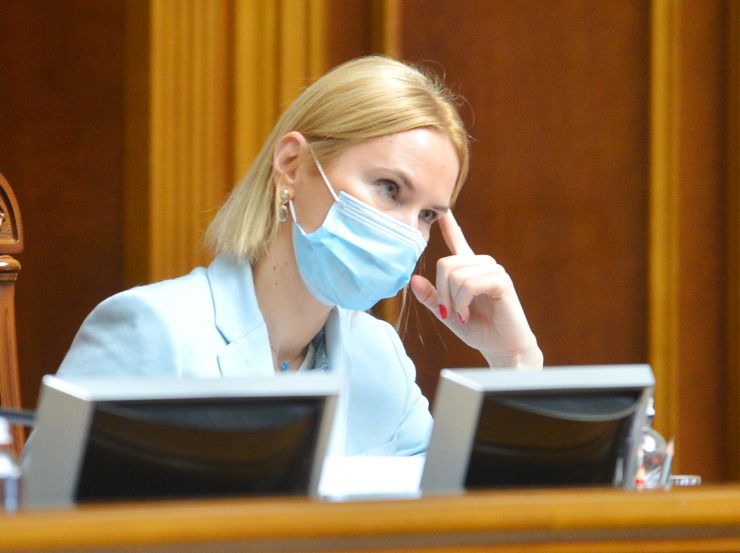 Пленарне засідання Верховної Ради України.

Голова Верховної Ради України Дмитро Разумков відкрив пленарне засідання.
Головуючий повідомив, що 9 червня 2021 року Центральна виборча комісія зареєструвала народного депутата України, обраного на проміжних виборах народного депутата України 28 березня 2021 року в одномандатному виборчому округу №87, Вірастюка Василя Ярославовича.
Прийнято Закон 